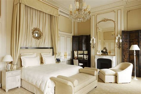 ritz paris coco chanel suite|Coco Chanel suite Ritz.